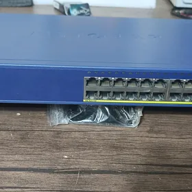 Switch PoE Netgear FS728TPV2