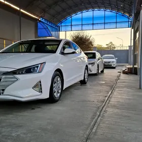 Hyundai Elantra 2019