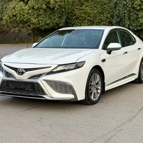 Toyota Camry 2021