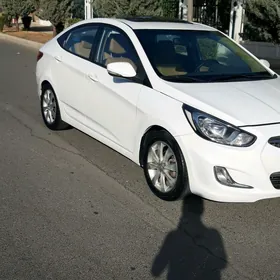 Hyundai Accent 2011