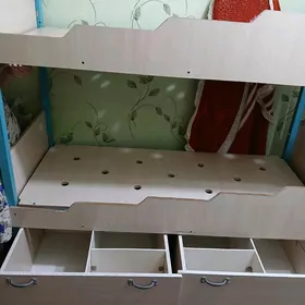 двухяростная кровать