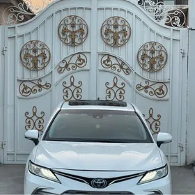 Toyota Camry 2018