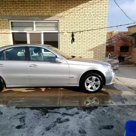 Mercedes-Benz E320 2002