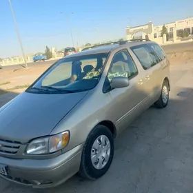 Toyota Sienna 2002