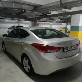 Hyundai Elantra 2011