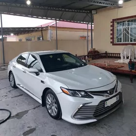 Toyota Camry 2018