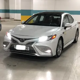 Toyota Camry 2021