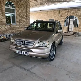 Mercedes-Benz ML350 2001