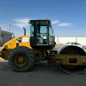 Caterpillar Excavator 2013