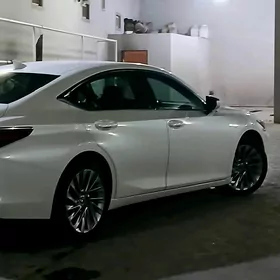 Lexus ES 350 2021