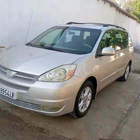 Toyota Sienna 2003