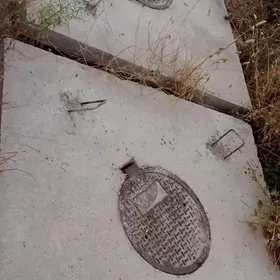 Beton plita, tegelek lýukly