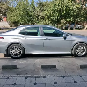 Toyota Camry 2020