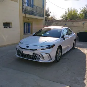 Toyota Camry 2025