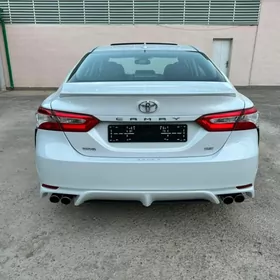 Toyota Camry 2020