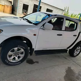 Mitsubishi L200 2008