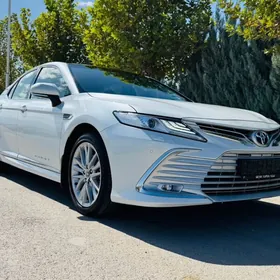 Toyota Camry 2023