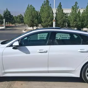 Kia K5 2021