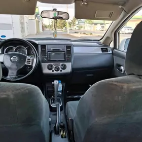 Nissan Versa 2010