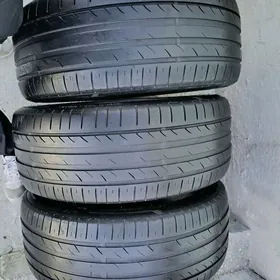 235/45/18