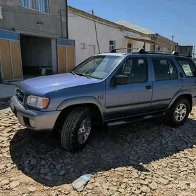 Nissan Pathfinder 2000