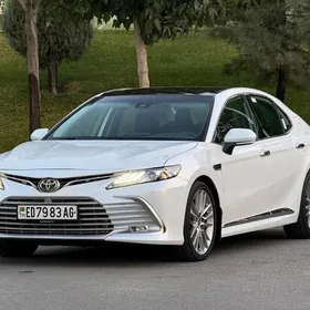 Toyota Camry 2021