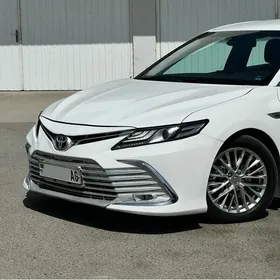 Toyota Camry 2021