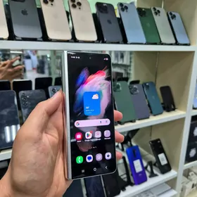 Galaxy fold3