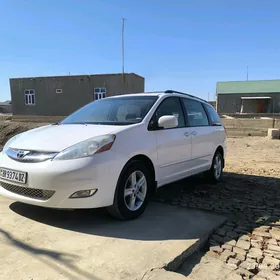 Toyota Sienna 2008