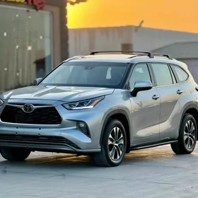 Toyota Highlander 2021