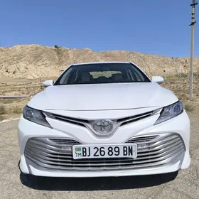 Toyota Camry Hybrid 2020