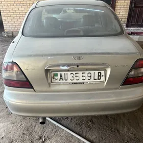 Daewoo Leganza 1999