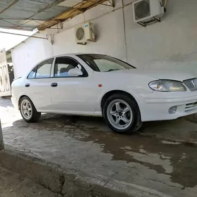 Nissan Sunny 2001