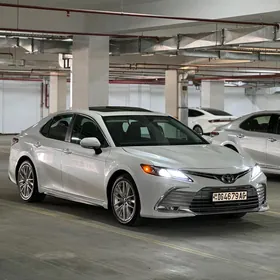 Toyota Camry 2021