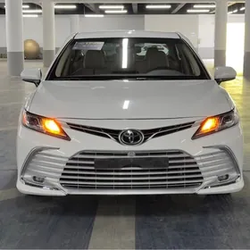 Toyota Camry 2021
