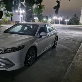 Toyota Camry 2021