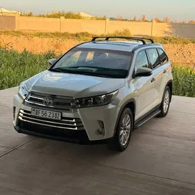 Toyota Highlander 2019