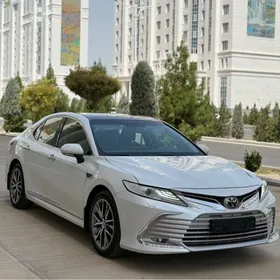 Toyota Camry 2021