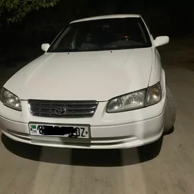Toyota Camry 2000