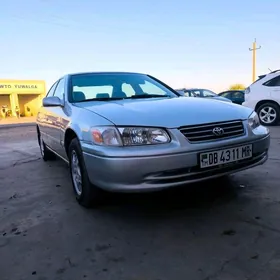 Toyota Camry 2000