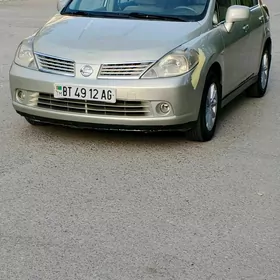 Nissan Tiida 2008
