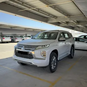 Mitsubishi Pajero 2020