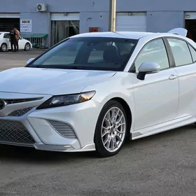 Toyota Camry 2021