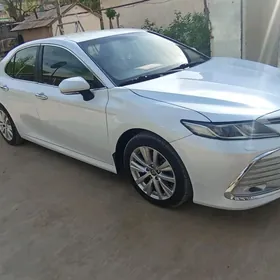 Toyota Camry 2021