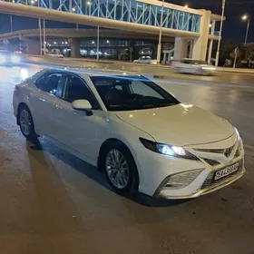 Toyota Camry 2021