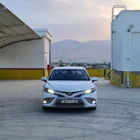 Toyota Camry 2021