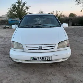 Toyota Sienna 2002