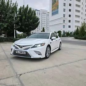 Toyota Camry 2018