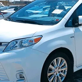 SIENNA LABAWOY СИЕННА ЛАБАВОЙ