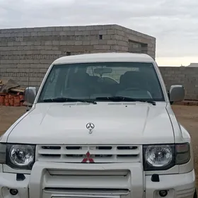 Mitsubishi Pajero 1999